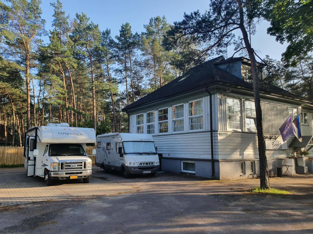 Freedom65 Hostel And Caravan Reval Exterior foto